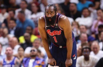 哈登顶薪最多能拿多少？降薪留队又将如何操作？