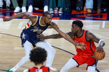 PG模拟器-名记：今年季后赛华子绝对会比KD强 KD离开勇士才赢了一个系列赛