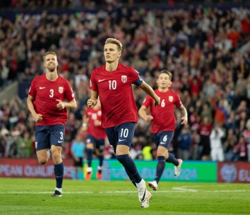 厄德高：比赛中我们非常专注，没有人因为要更多净胜球而倍感压力